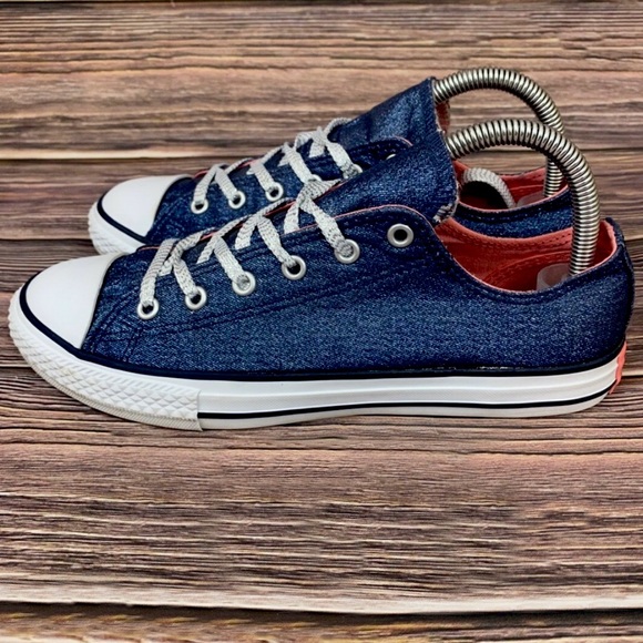 𝐂𝐨𝐧𝐯𝐞𝐫𝐬𝐞 𝐀𝐥𝐥 𝐒𝐭𝐚𝐫 𝐃𝐨𝐮𝐛𝐥𝐞 𝐓𝐨𝐧𝐠𝐮𝐞 𝐎𝐗 - Size 7 - Picture 2 of 8